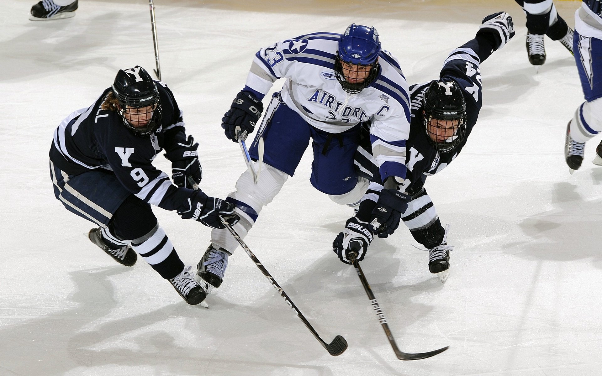 赛道上的新旧交替，皮亚斯特里统治全场，梅赛德斯强势碾压红牛二队