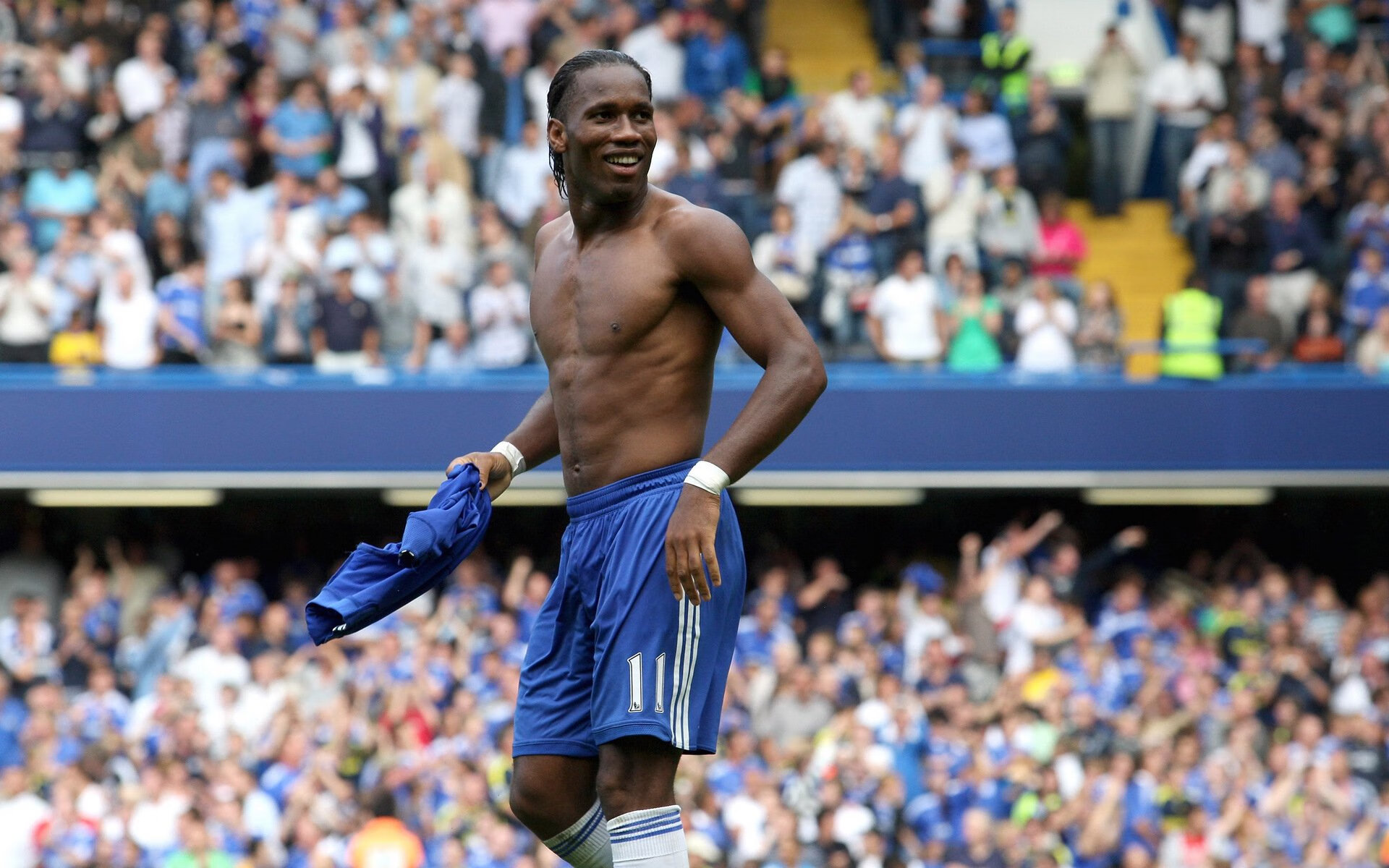 佩德里灵光一现点燃赛场，荷兰战术纪律险胜那不勒斯狂潮