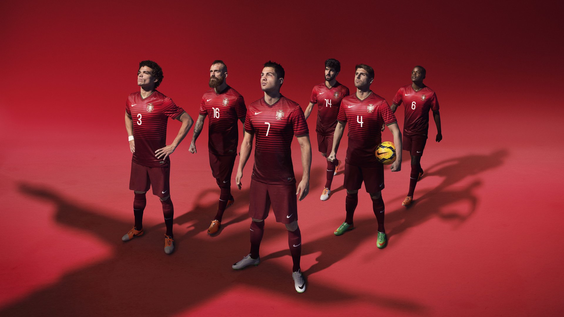 赛道上的火焰，诺里斯点燃赛场，法拉利力克雷诺车队